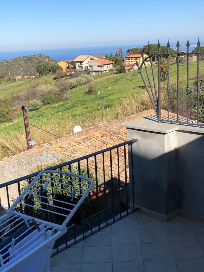 Basico Un Balcone Sul Mare-Casa I Carruggi- Case Vacanza Sicilia&Toscana- Экстерьер фото